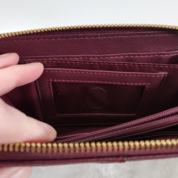 Liz Claiborne Erica Zip Around Faux Leather Gold Dark Wine Wristlet Wallet - Picture 16 of 16